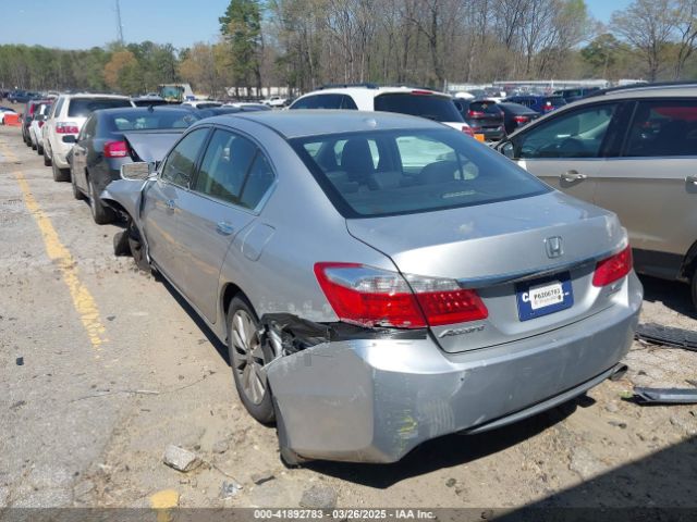 1HGCR3F92FA017199 Honda Accord Touring