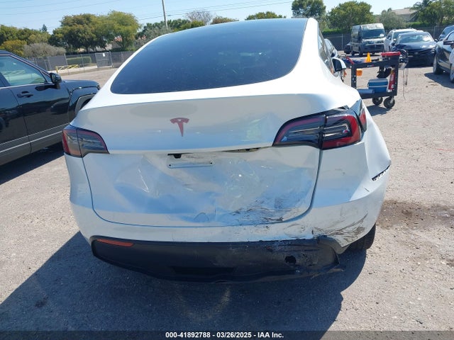 2024 TESLA MODEL Y 7SAYGDED9RF161420 Photo 5