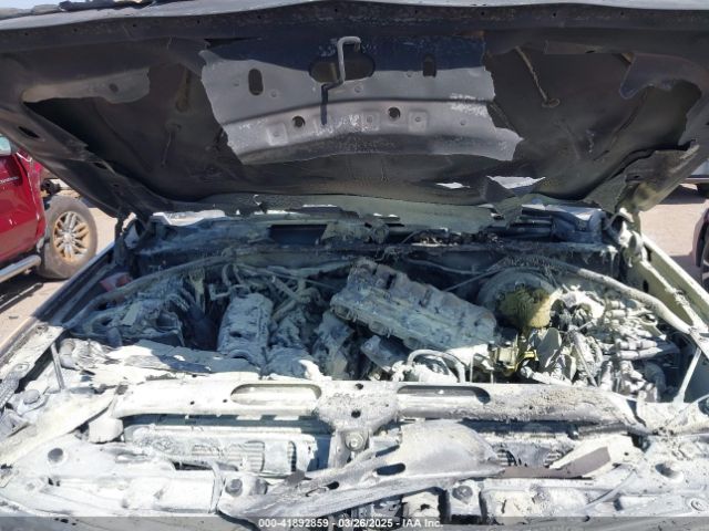 1GNSKHKC5JR104240 Chevrolet Suburban Lt