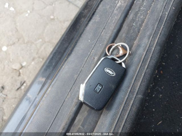 5XXG14J26MG027467 KIA K5 LXS