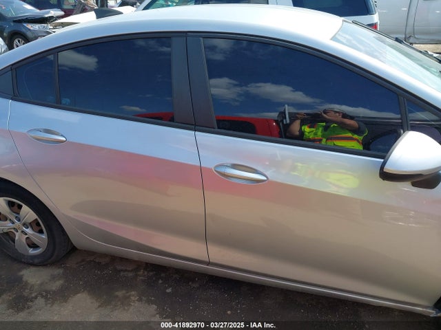 Chevrolet Cruze Ls Auto 2018 1G1BC5SM8J7104296 Image 14