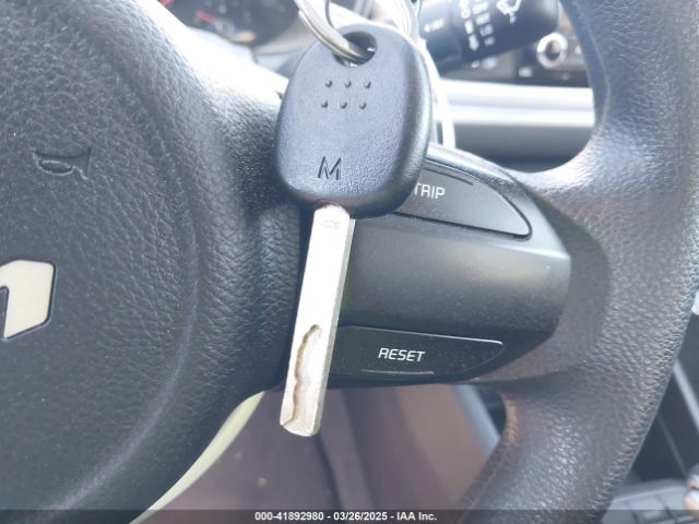 3KPA24AD7PE532953 KIA RIO LX