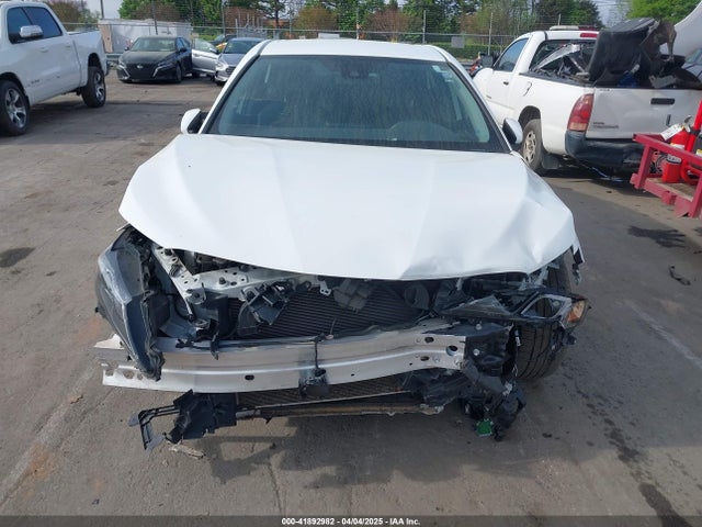 4T1G11AK6NU066677 Toyota CAMRY SE