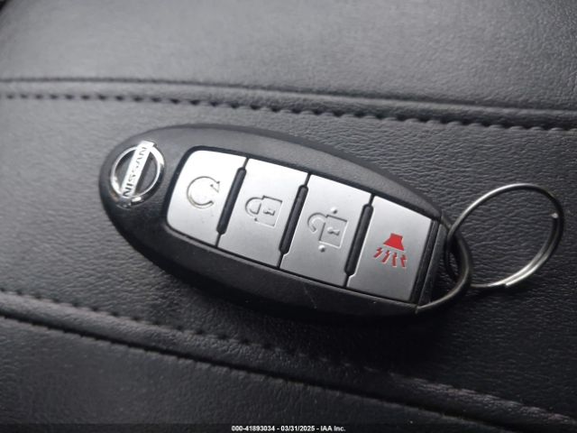 KNMAT2MV6HP541604 Nissan ROGUE SV