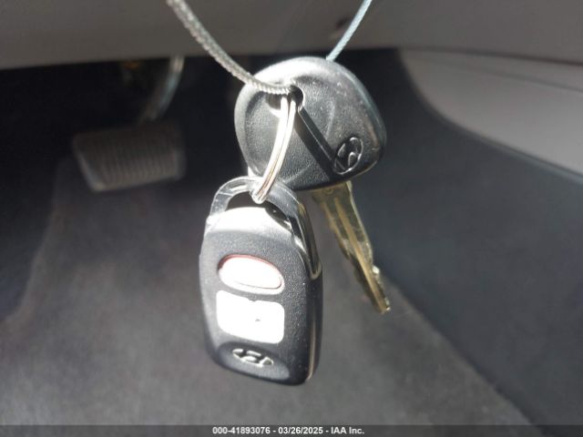KMHD74LF3HU117124 Hyundai ELANTRA SE