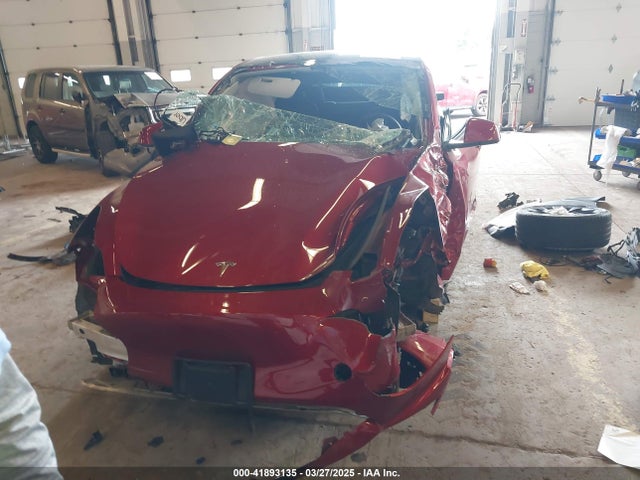7SAYGDEE5RF081217 Tesla Model Y