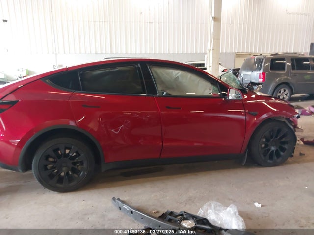 7SAYGDEE5RF081217 Tesla Model Y