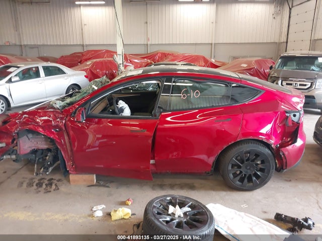 7SAYGDEE5RF081217 Tesla Model Y