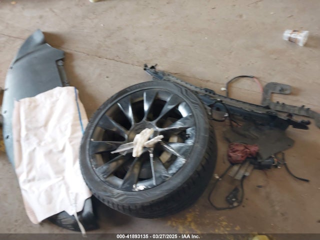 7SAYGDEE5RF081217 Tesla Model Y