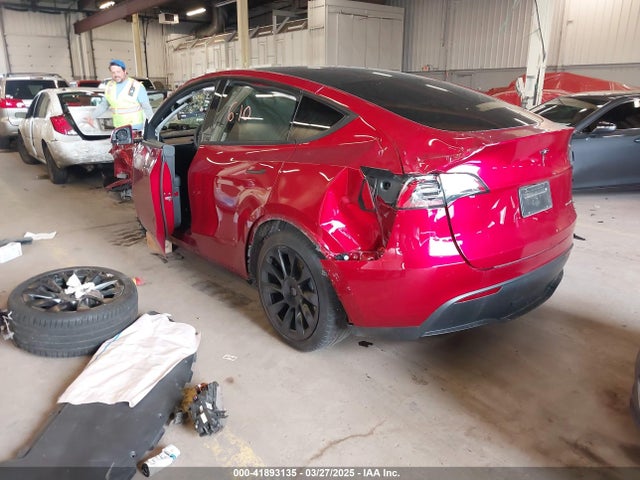 2024 TESLA MODEL Y 7SAYGDEE5RF081217 Photo 2