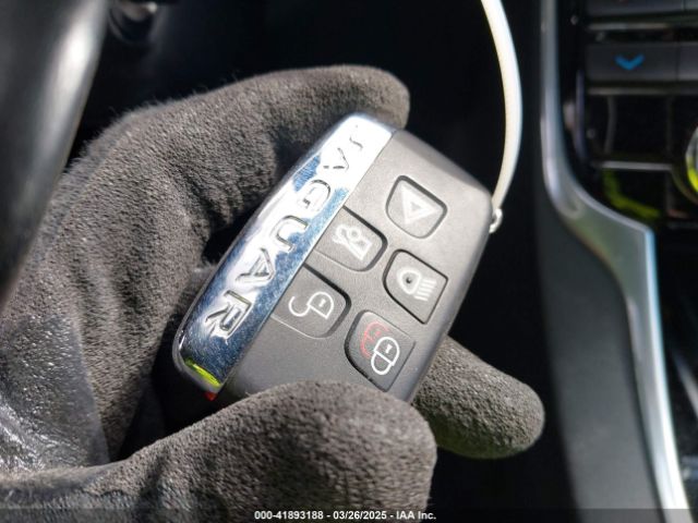 SAJAL4BV0HA971633 Jaguar Xe 35t R-sport
