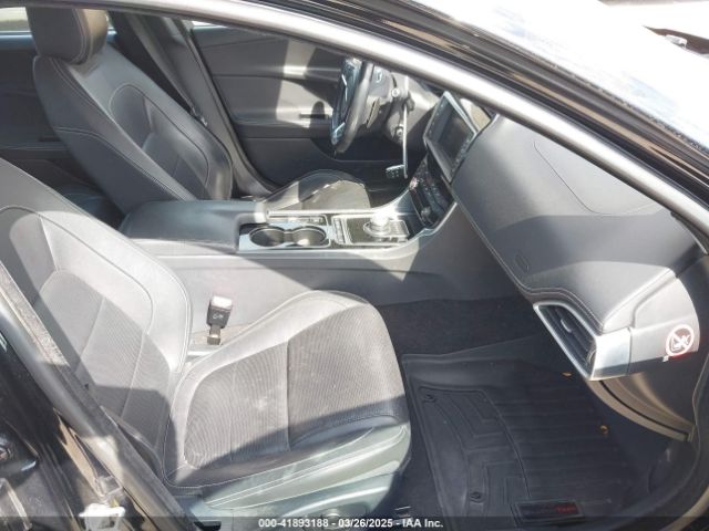 SAJAL4BV0HA971633 Jaguar Xe 35t R-sport