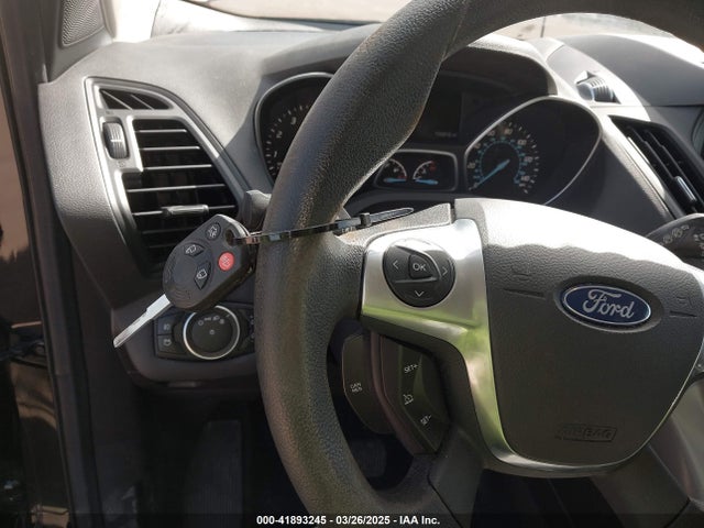 1FMCU0GX0GUA09011 Ford ESCAPE SE
