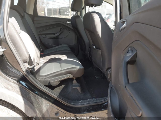 1FMCU0GX0GUA09011 Ford ESCAPE SE