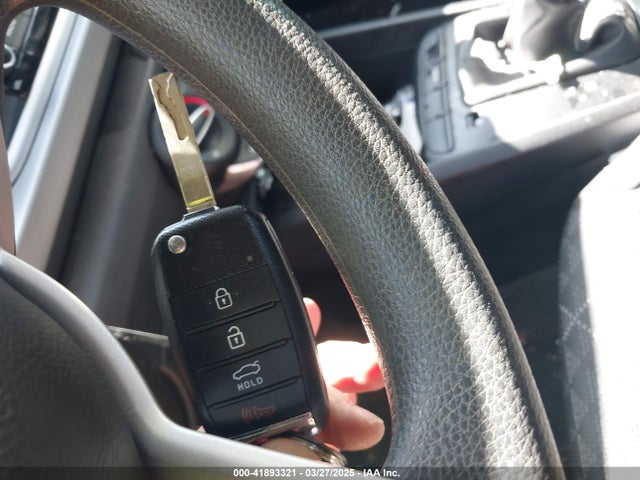 3KPA24ADXME392599 KIA RIO S