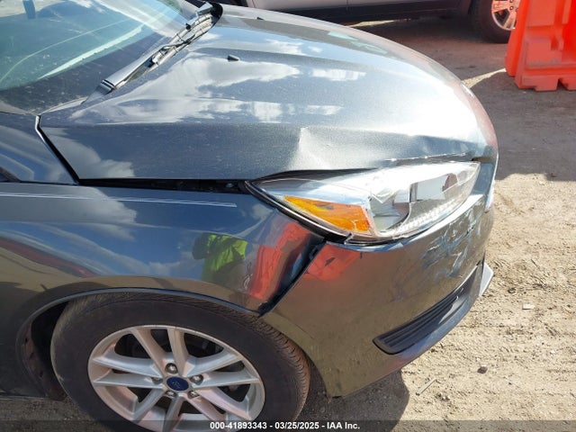 Ford FOCUS SE 2018 1FADP3F25JL245809 Image 17