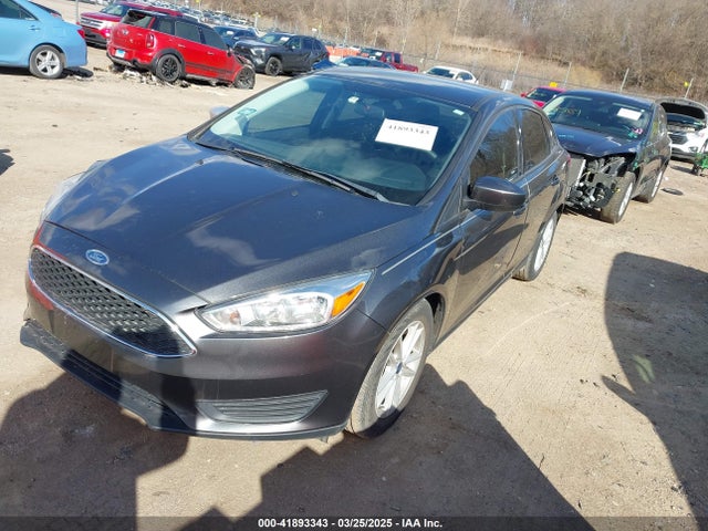 Ford FOCUS SE 2018 1FADP3F25JL245809 Image 2