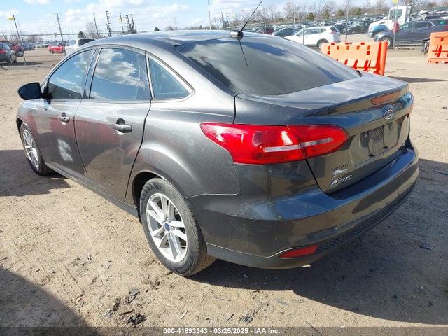 Ford FOCUS SE 2018 1FADP3F25JL245809 Image 3