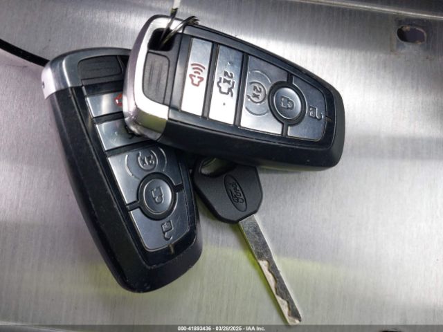 1FM5K7D87JGA13082 Ford EXPLORER XLT