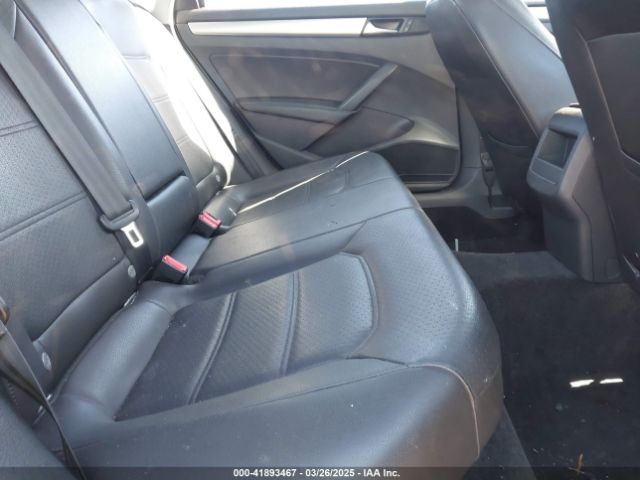 1VWAT7A31EC038420 Volkswagen Passat 1.8t Wolfsburg Edition