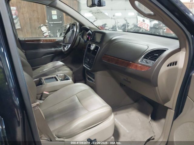 2011 CHRYSLER TOWN & COUNTRY 2A4RR8DG6BR739802 Photo 4