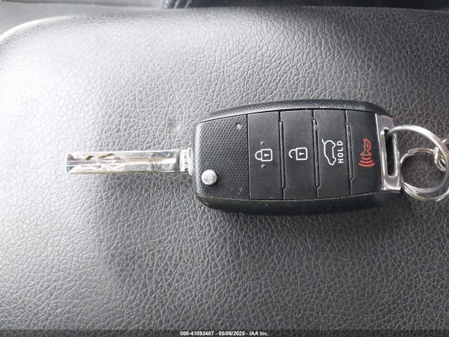 KIA dohc gdi nu 2016 KNDJP3A51G7823260 Image 11