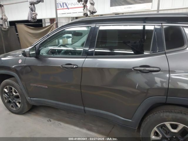 3C4NJDDB5JT451600 Jeep Compass Trailhawk 4x4
