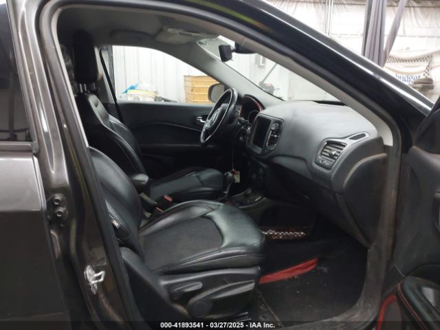 3C4NJDDB5JT451600 Jeep Compass Trailhawk 4x4