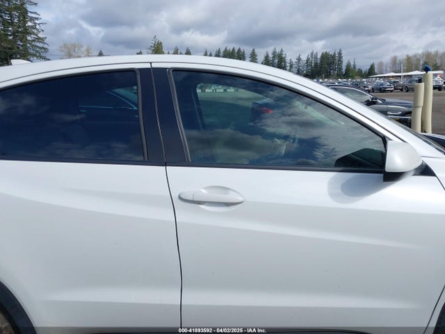 3CZRU5H34HM713901 Honda HR-V LX