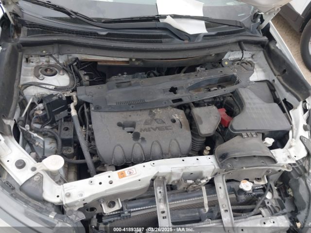JA4AD3A35GZ003639 Mitsubishi Outlander Se