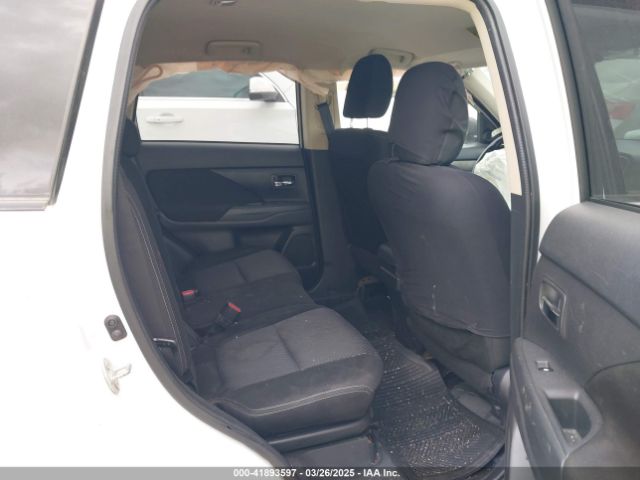 JA4AD3A35GZ003639 Mitsubishi Outlander Se