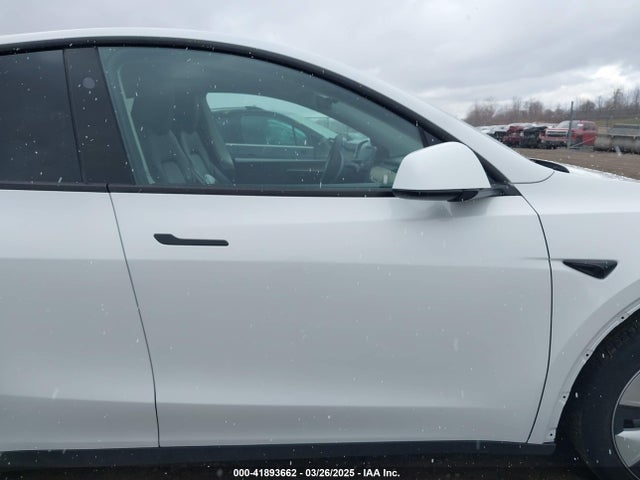 2023 TESLA MODEL Y 7SAYGAEE2PF915374 Photo 4