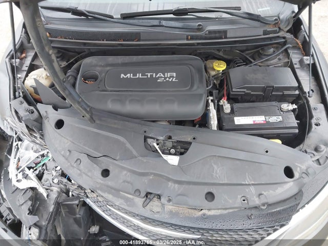1C3CCCAB1FN576170 Chrysler 200 Limited