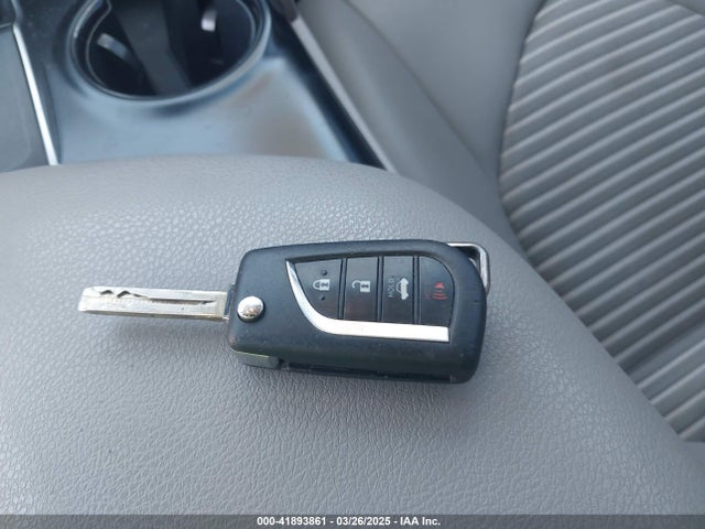 4T1B11HK2JU037168 Toyota CAMRY SE