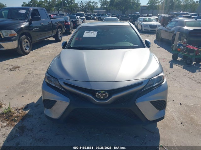 4T1B11HK2JU037168 Toyota CAMRY SE