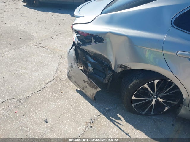 4T1B11HK2JU037168 Toyota CAMRY SE
