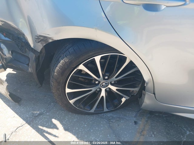 4T1B11HK2JU037168 Toyota CAMRY SE