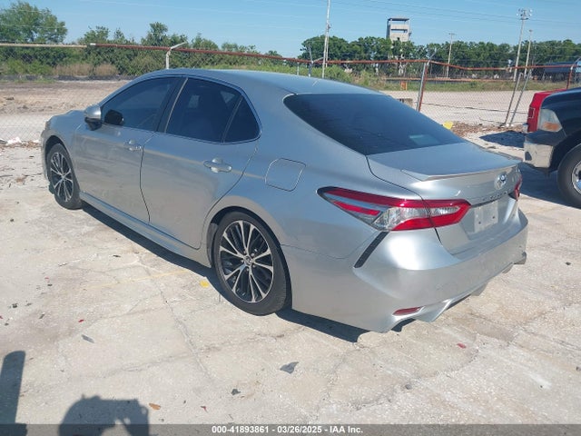 4T1B11HK2JU037168 Toyota CAMRY SE