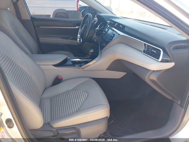 4T1B11HK2JU037168 Toyota CAMRY SE
