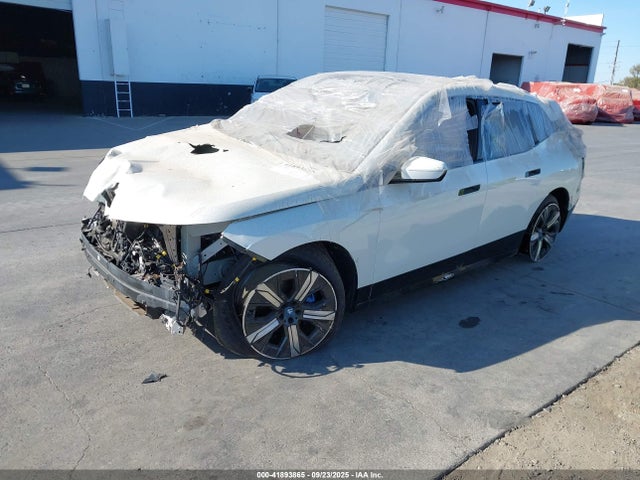 BMW Ix 2025 WB523CF09SCT70854 Image 2