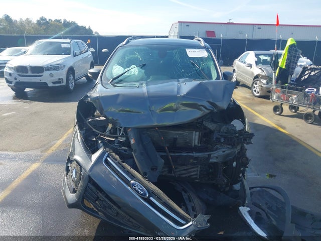 1FMCU0JX1FUB92412 Ford Escape Titanium