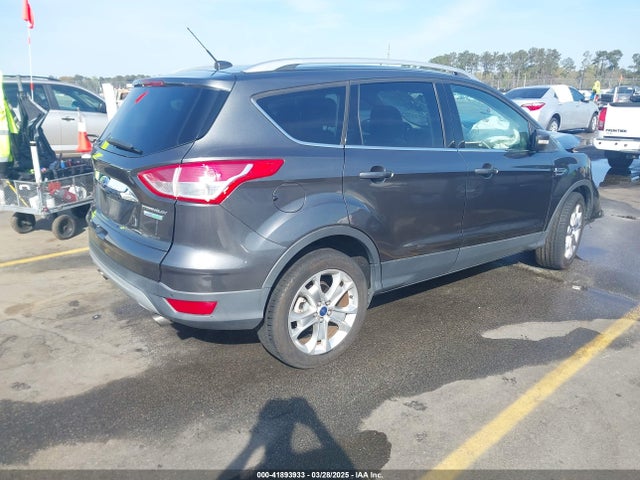 1FMCU0JX1FUB92412 Ford Escape Titanium