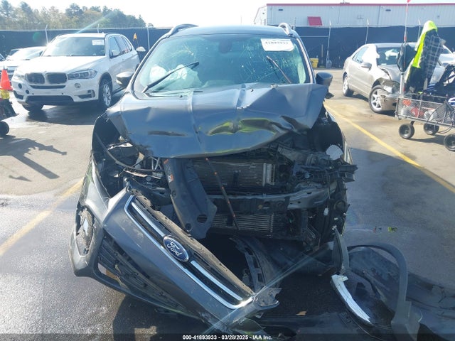 1FMCU0JX1FUB92412 Ford Escape Titanium