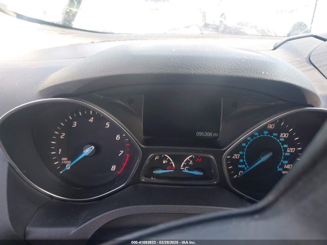 1FMCU0JX1FUB92412 Ford Escape Titanium