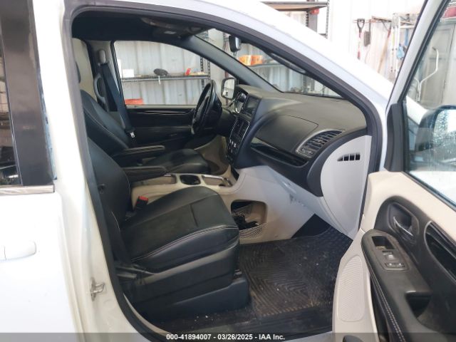 2C4RDGCG6KR707450 Dodge Grand Caravan Sxt