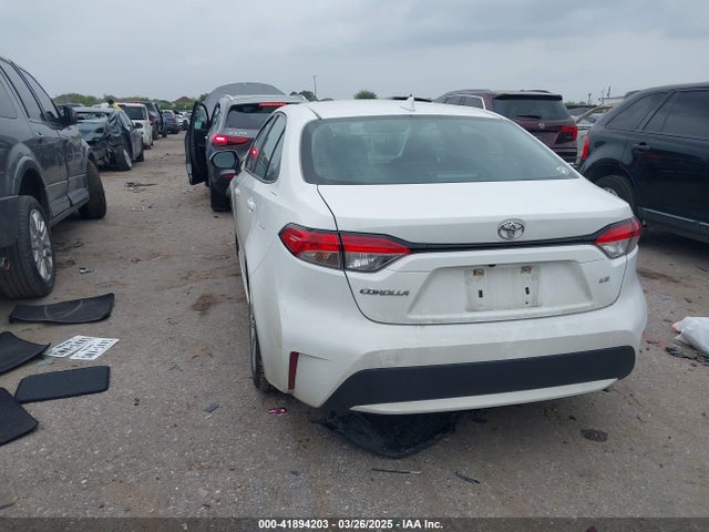 Toyota COROLLA LE 2021 5YFEPMAE5MP224024 Image 3