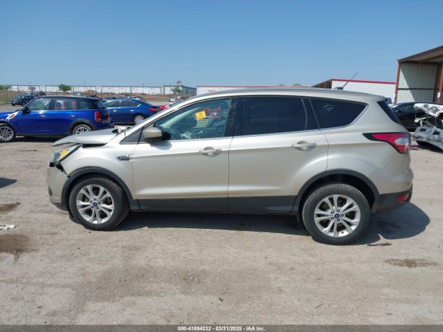 1FMCU0GD3HUC47359 Ford ESCAPE SE
