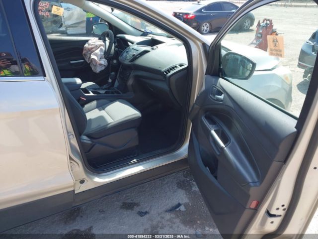 1FMCU0GD3HUC47359 Ford ESCAPE SE