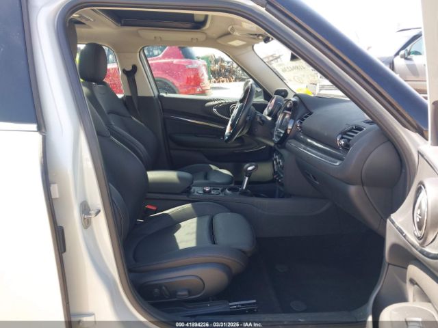2019 MINI CLUBMAN WMWLU5C5XK2G04796 Photo 4