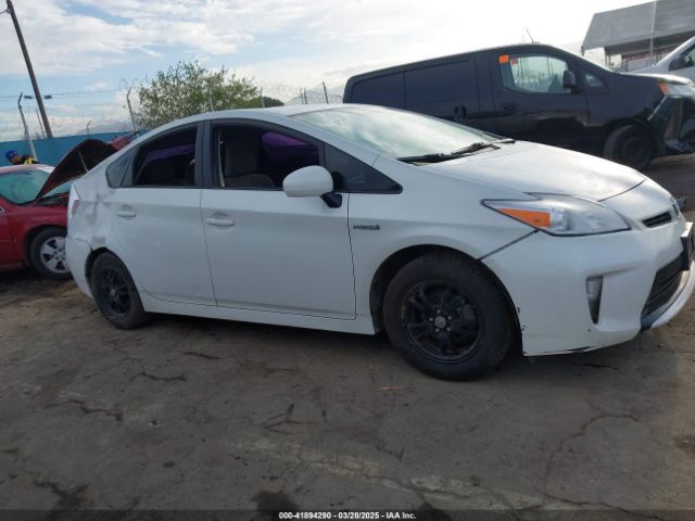 JTDKN3DU6F0476075 Toyota Prius Two